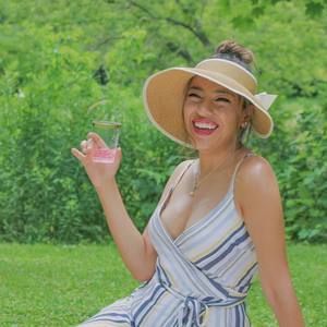 Meet your Posher, Cassandra